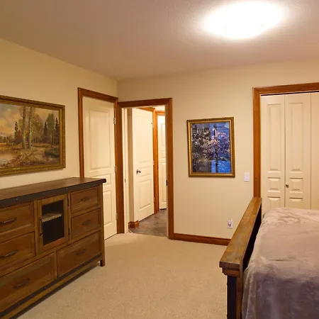 Honeymoon Suite-2